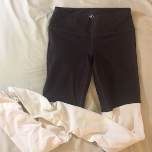 ALO YOGA GODDESS LEGGINGS GREAT DEAL